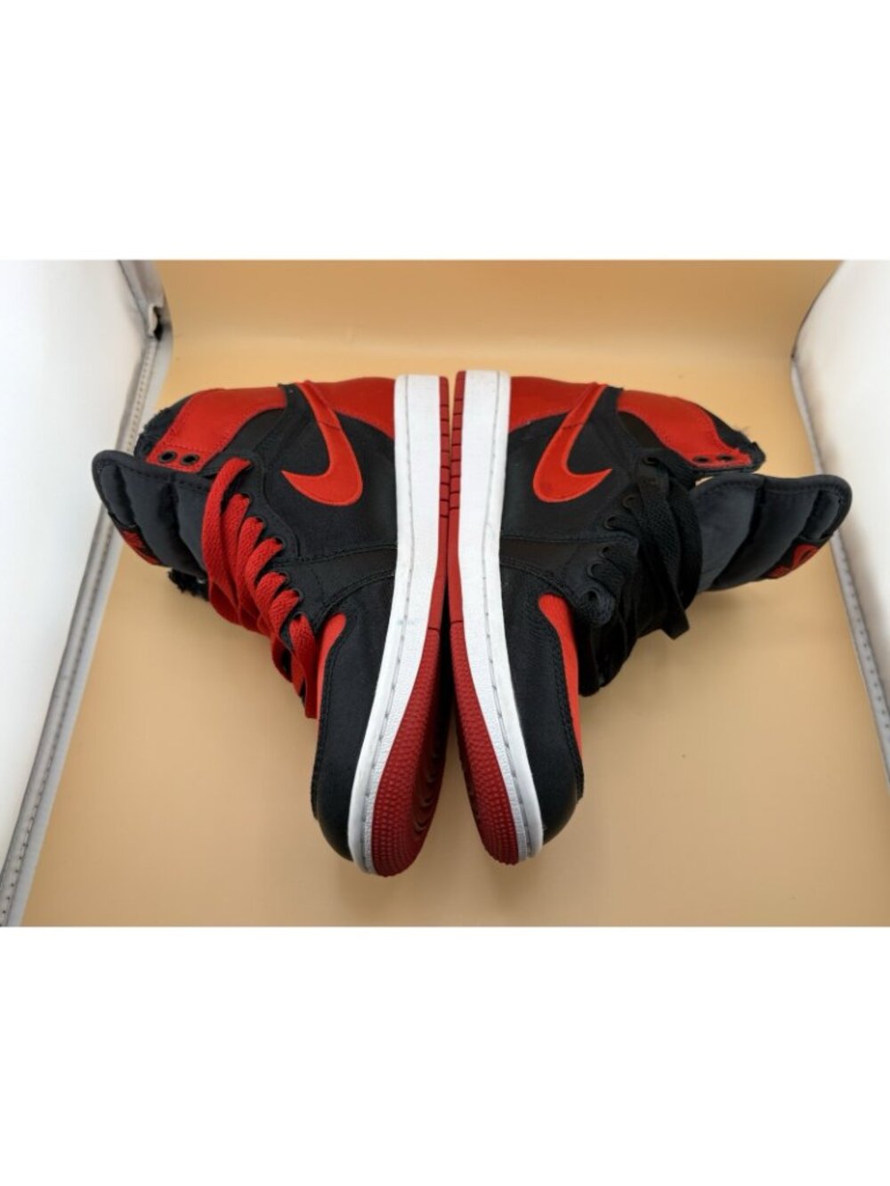 WMNS Jordan 1 Retro High OG Satin Bred - Picture 8 of 13
